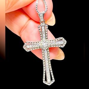 Beautiful rhinestone cross with chain -NEW